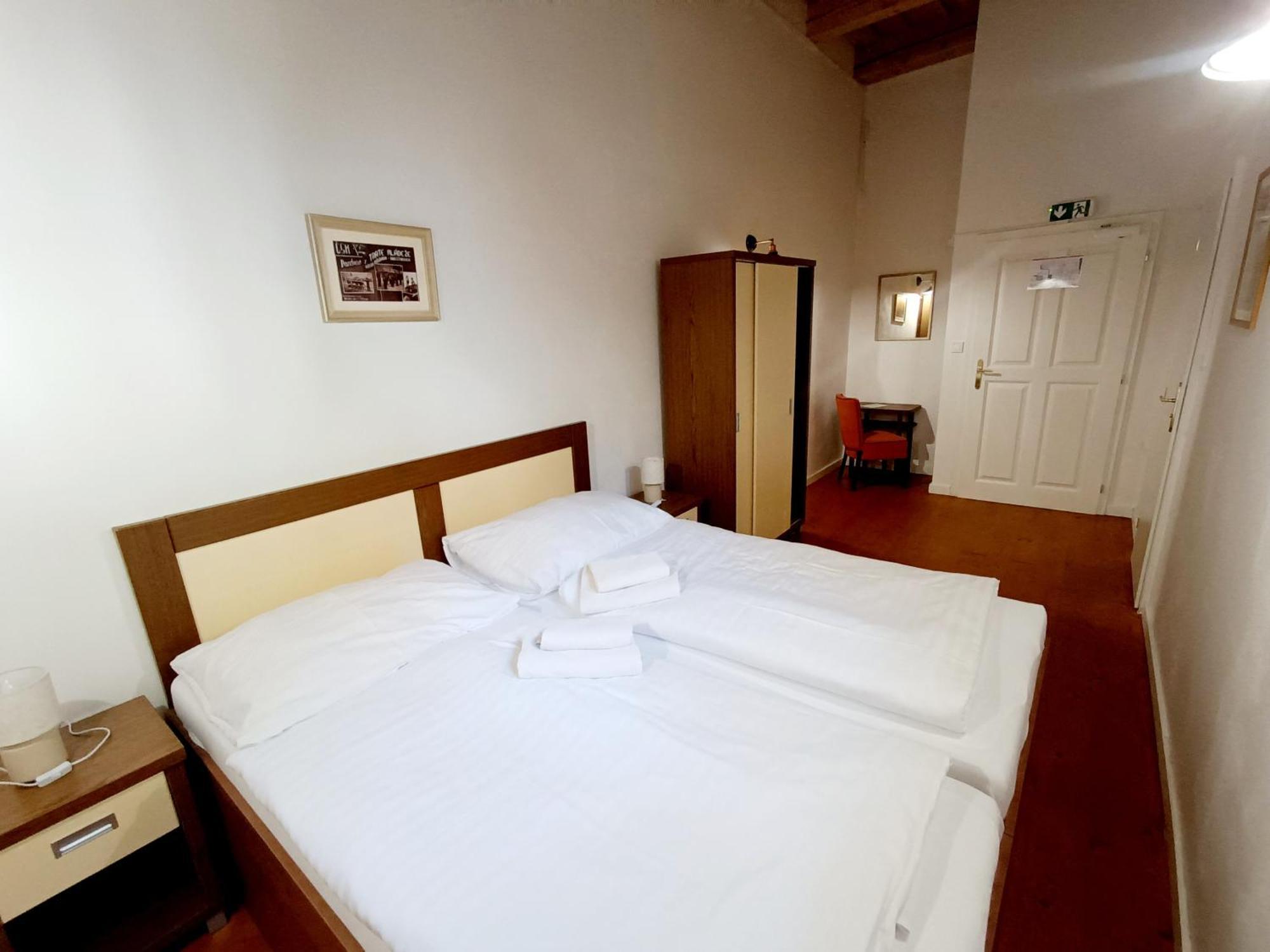 Hostel Cosmopolitan* Banská Štiavnica Exterior foto